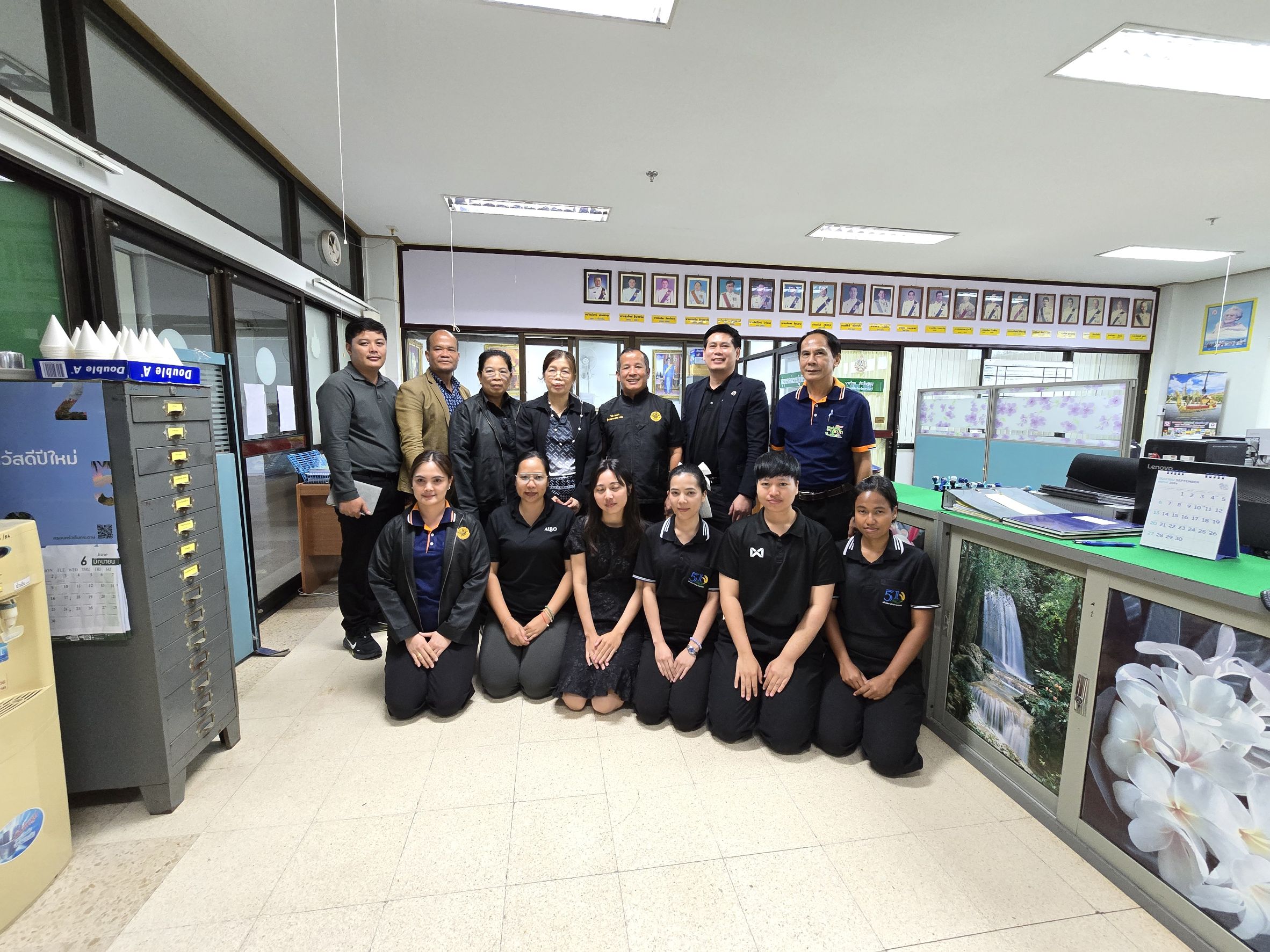 title - วันที่ 13 สิงหาคม 2569 เวลา 14.00 น. นายวิทูล ประดิษฐบุญ ปฏิรูปที่ดินจังหวัดปราจีนบุรี พร้อมด้วย ผู้อำนวยการกลุ่ม/ฝ่าย และเจ้าหน้าที่ ส.ป.ก.ปราจีนบุรี ให้การต้อนรับและเข้าร่วมประชุมพร้อมรายงานผลการดำเนินงานตามแผนงาน/โครงการ ผลการเบิกจ่ายเงินงบประมาณ ประจำปีงบประมาณ พ.ศ. 2569 และรายงานปัญหาอุปสรรค